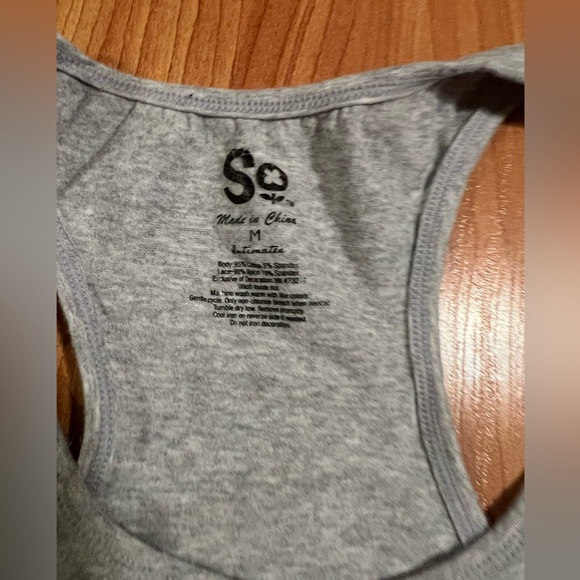 Tank top medium - Picture 3 of 3